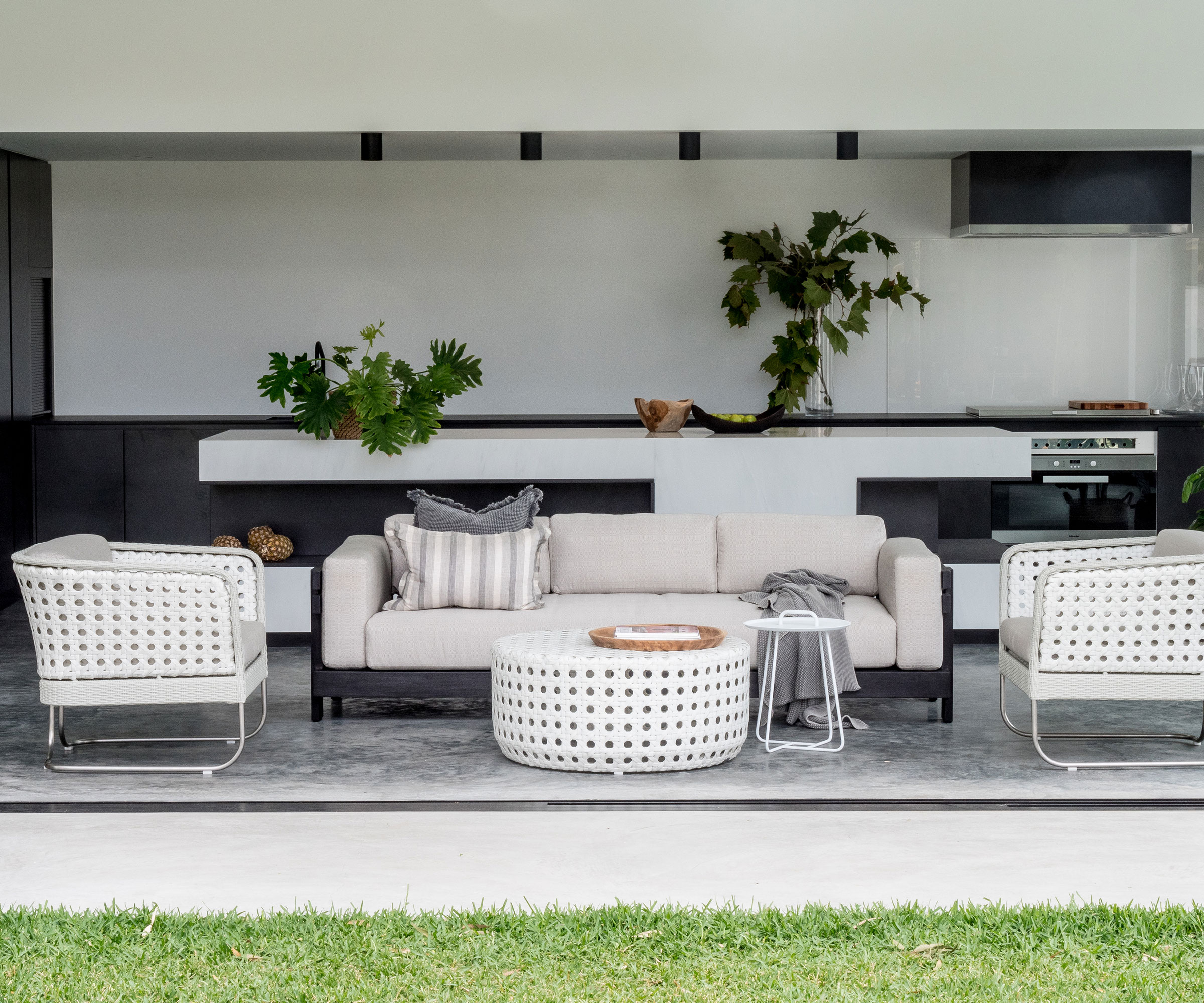 kitchen blending into garden