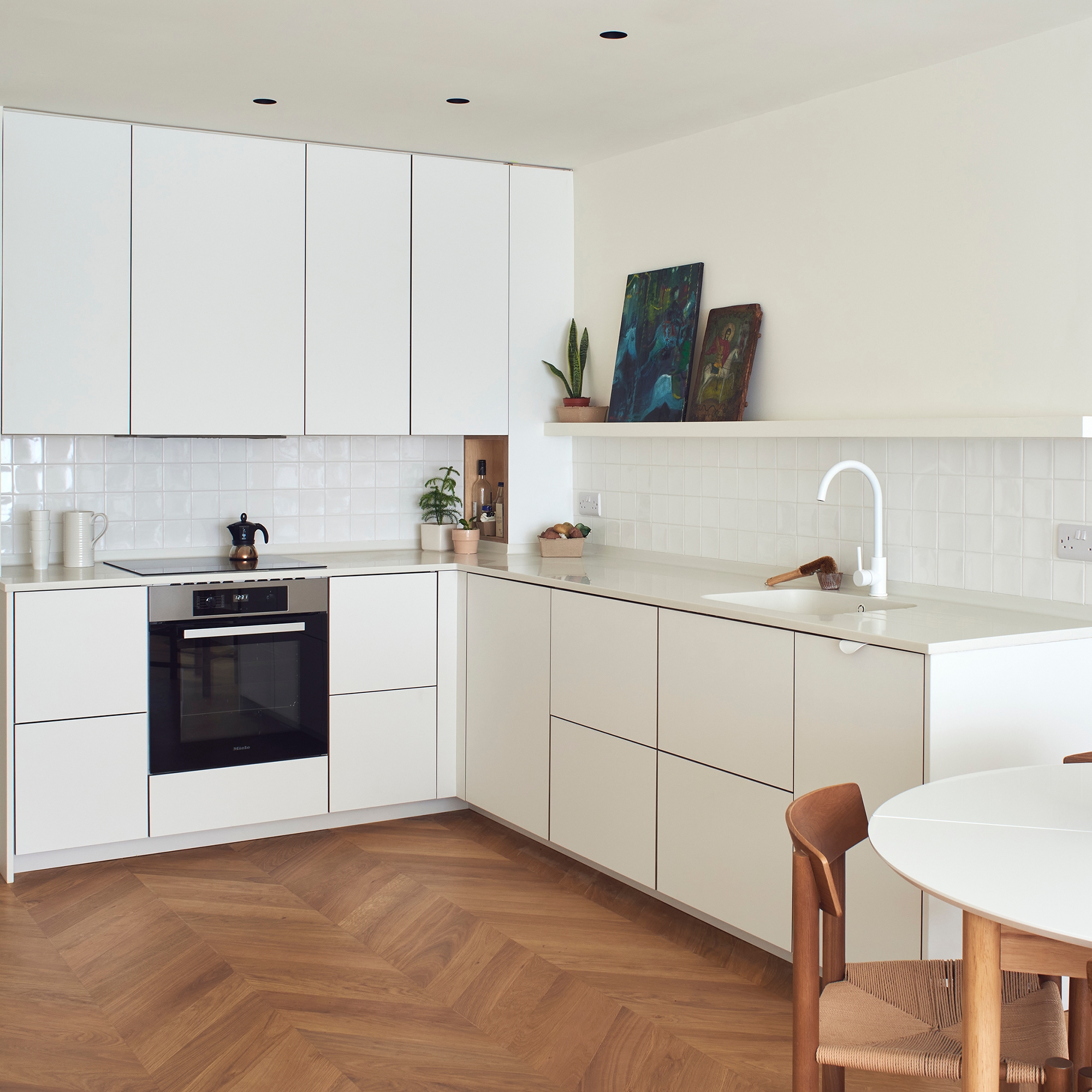 light white kithcen.